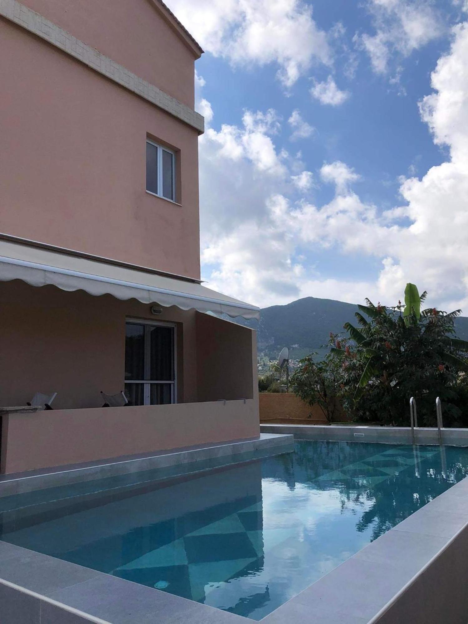 Apartment Pool View