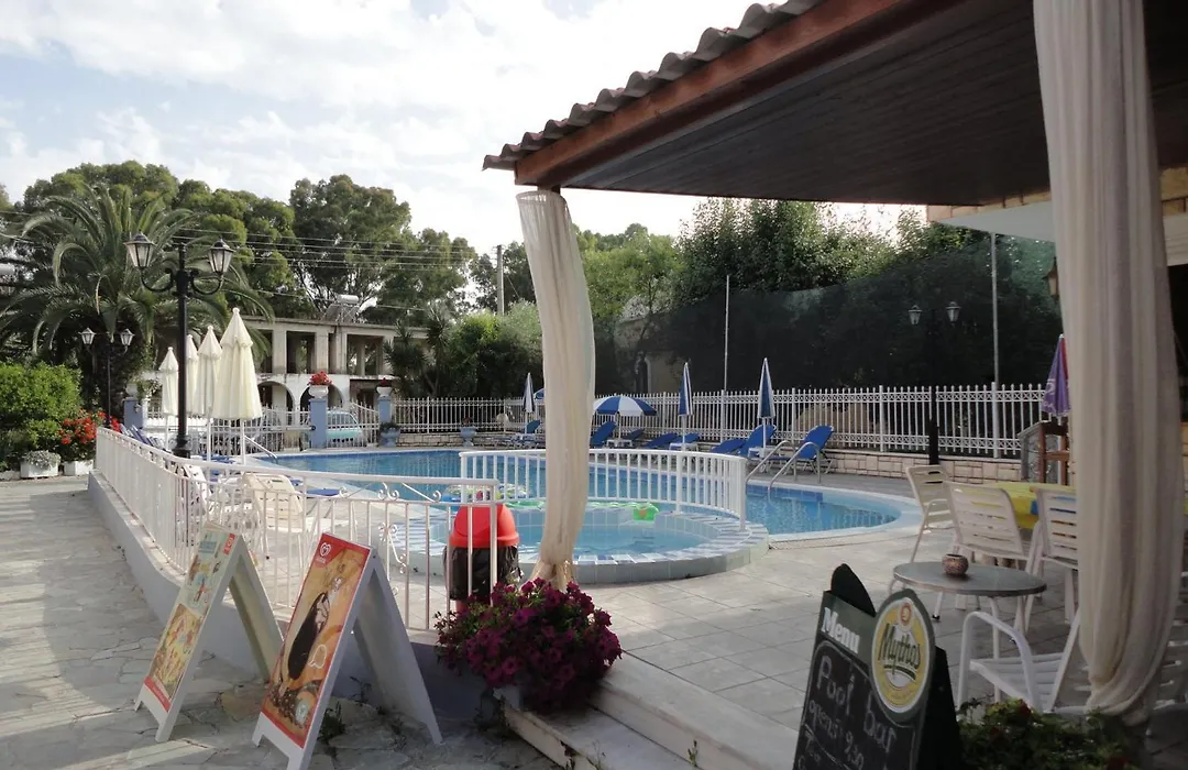 Tsolakis Studios & Apartments-1