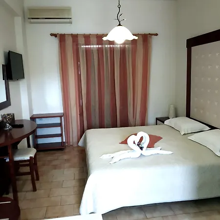 Eleni'S Garden & Castello Suites-2