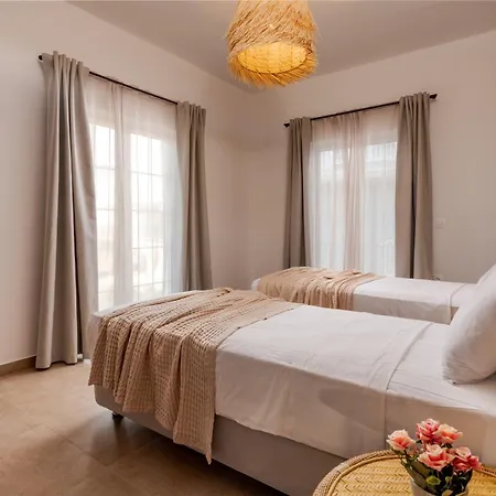 C'Est La Vie - Beachfront Accommodation-3