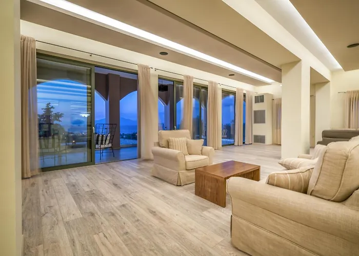 Elegance Luxury Executive Suites - Adults Only Tragaki
