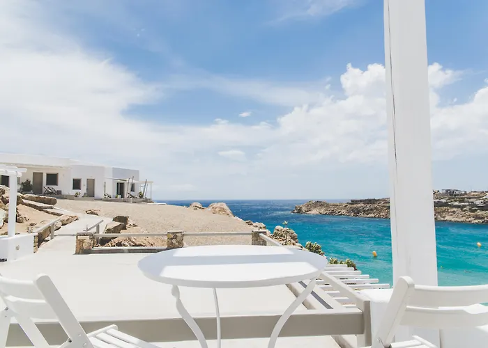 Super Paradise Hotel