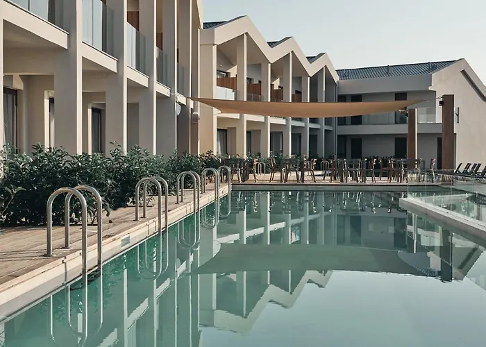 Aqua Bay Suites Hotel Family 1St Floor Room Τσιλιβί