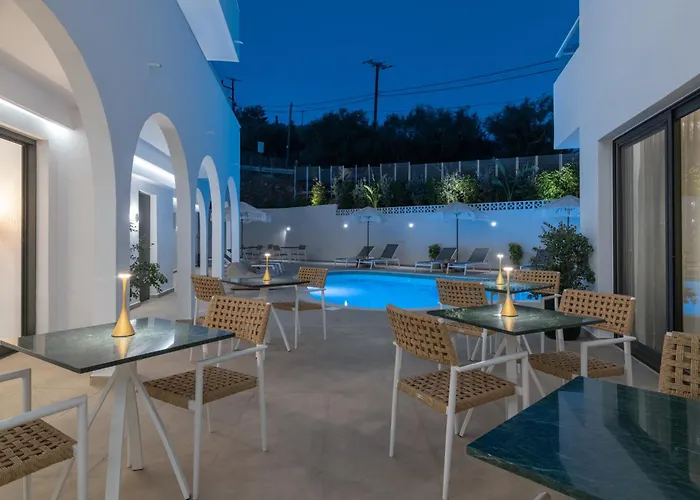 Isola Concept Aparthotel Τσιλιβί