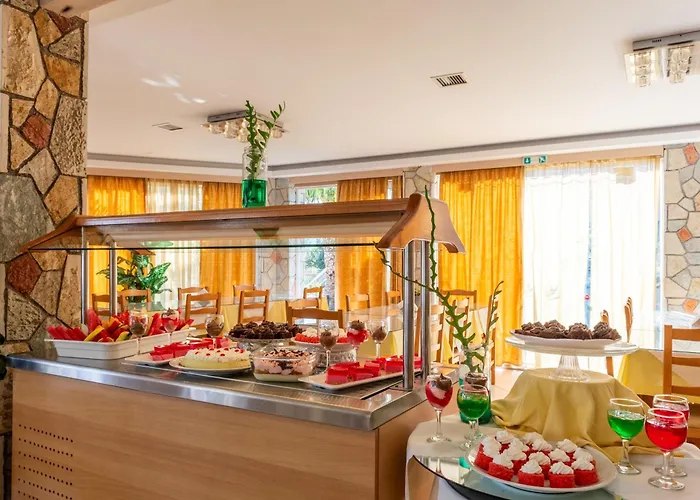 Village Inn Studios & Family Apartments Λαγανάς