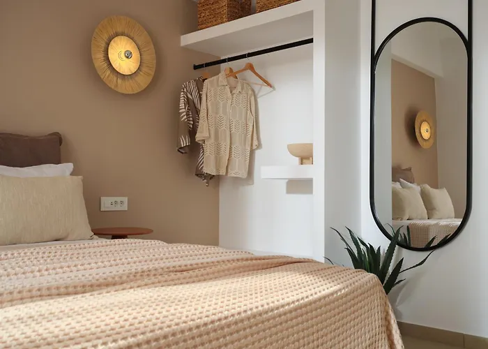 C'Est La Vie - Beachfront Accommodation Λαγανάς